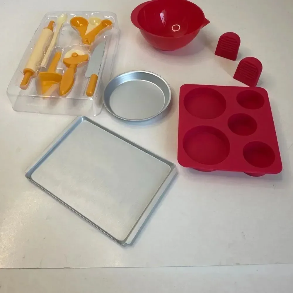Smart Lab Toys 17 Pieces Tiny Bakeware Cooking Kit Mini Foods + Book STEM NEW‎